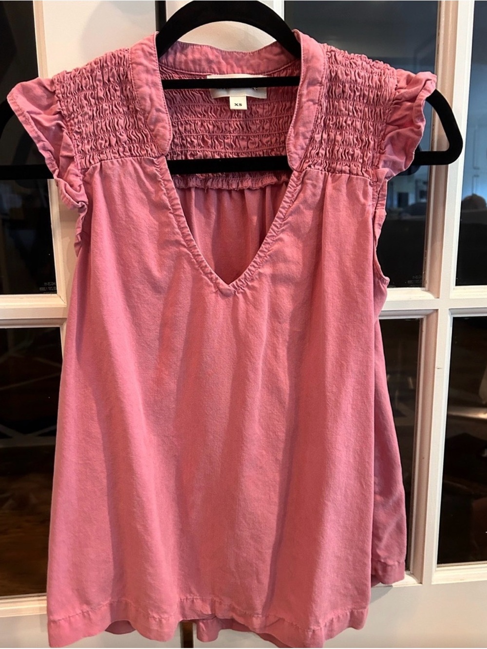 Cloth and Stone Smocked Shoulder V-Neck Flutter Sleeve Top - Pink